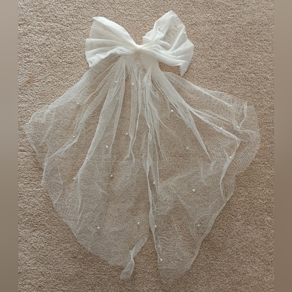 Bridal Hair Clip Pearl Bow - Picture 1 of 5